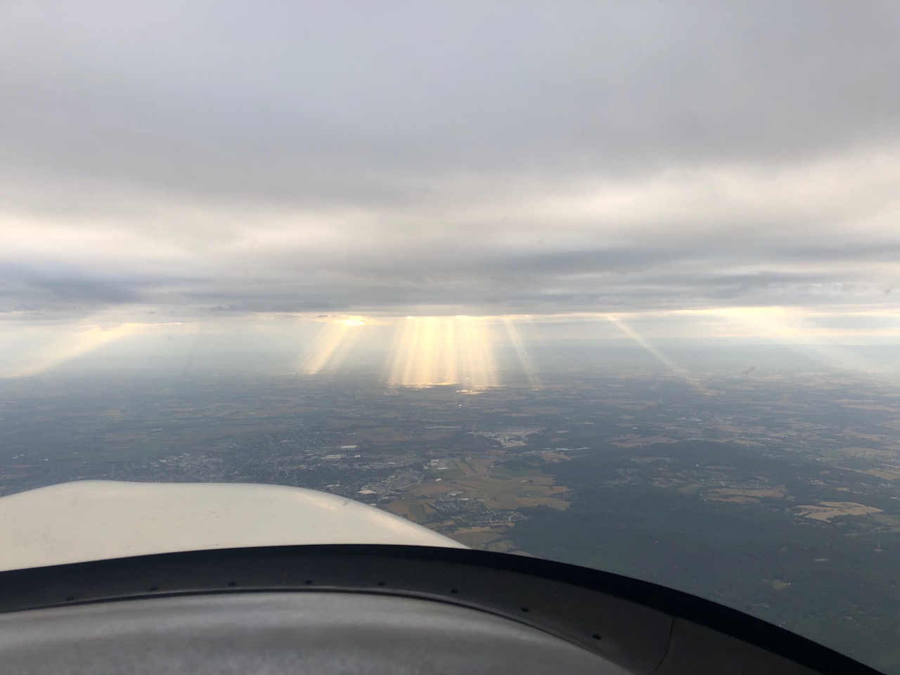 <b>Sunrays</b><br><i>Somewhere over PA en route from 39N to KJYO</i>