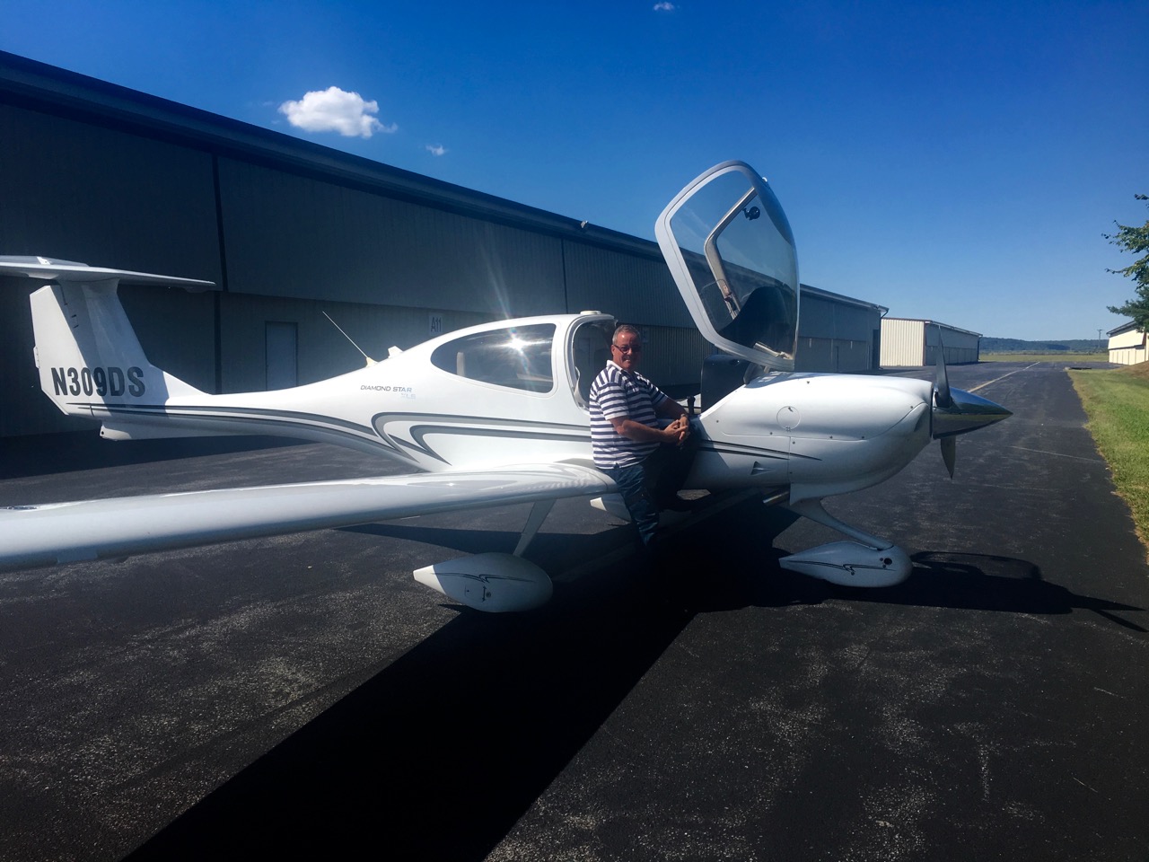 <b>Diamond DA40</b><br><i>First Solo, Sep 2016</i>